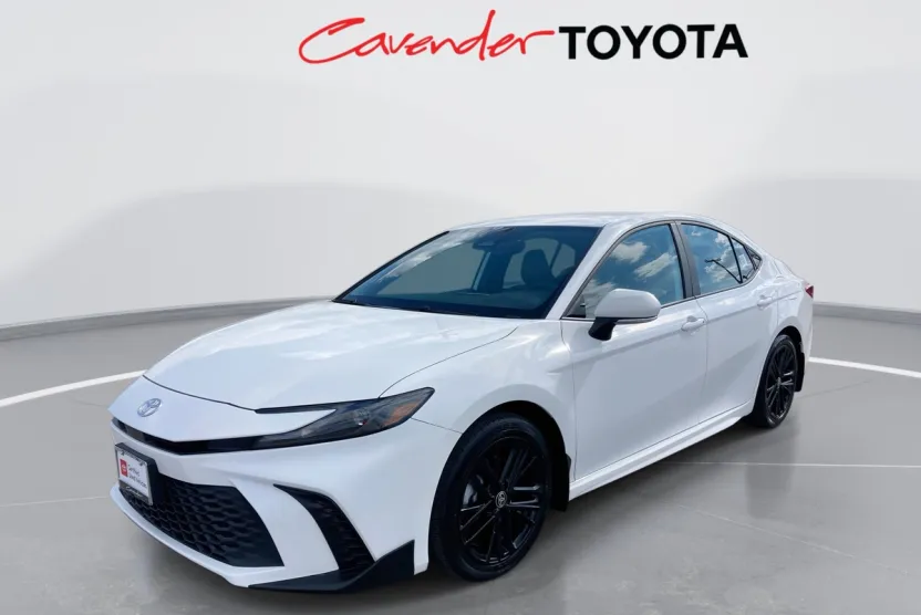 2025 Toyota Camry SE photo 1