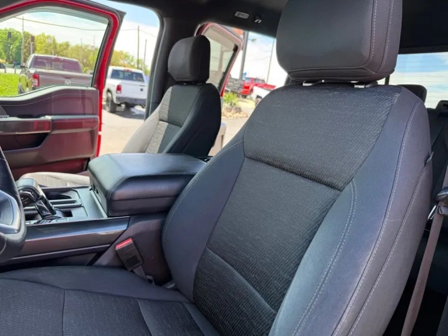 2021 Ford F-150 XLT photo 16