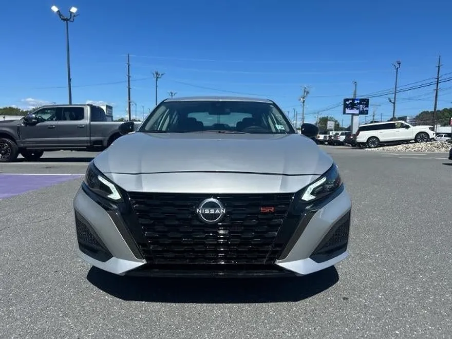 2024 Nissan Altima 2.5 SR photo 1