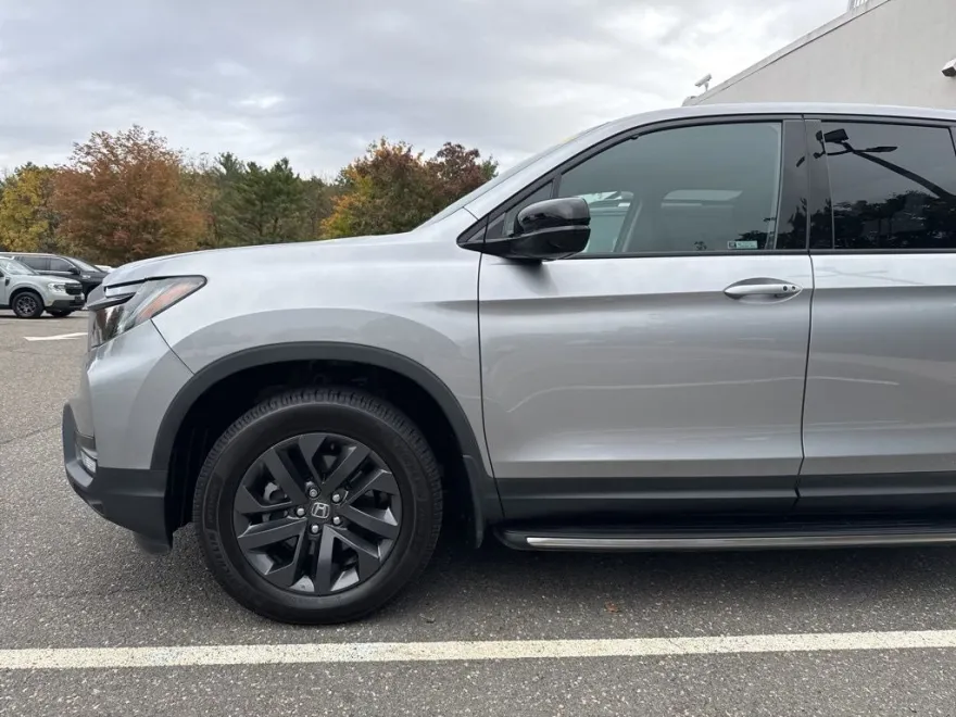 2021 Honda Ridgeline Sport photo 1