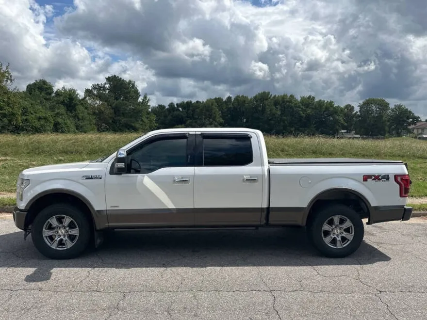 2017 Ford F-150 Lariat photo 1
