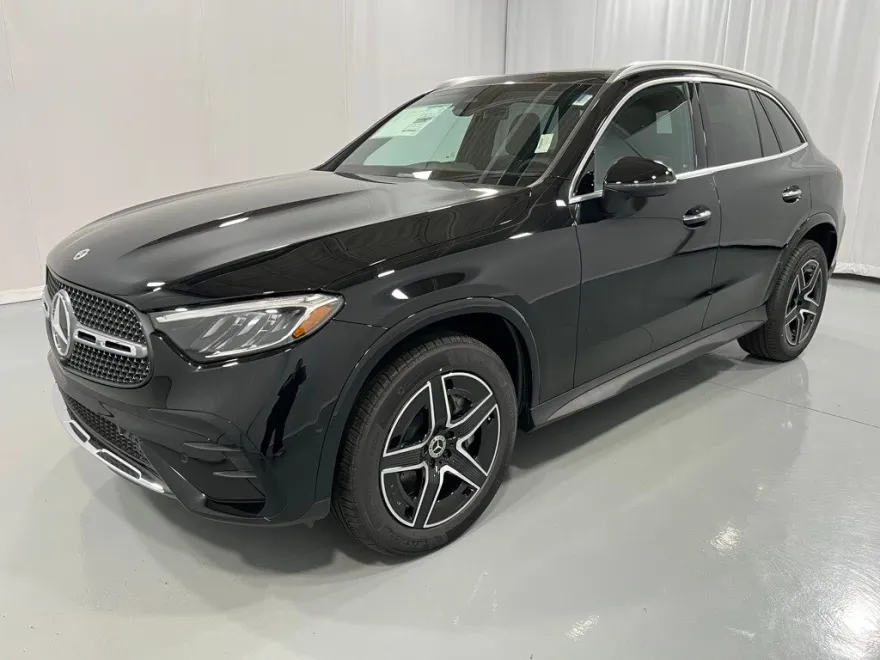 2025 Mercedes Benz GLC 300 4MATIC photo 1