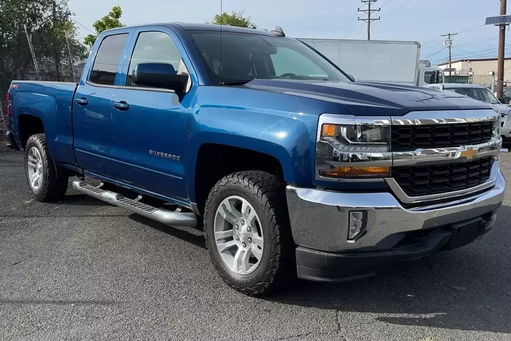 2019 Chevrolet Silverado 1500 LT photo 1