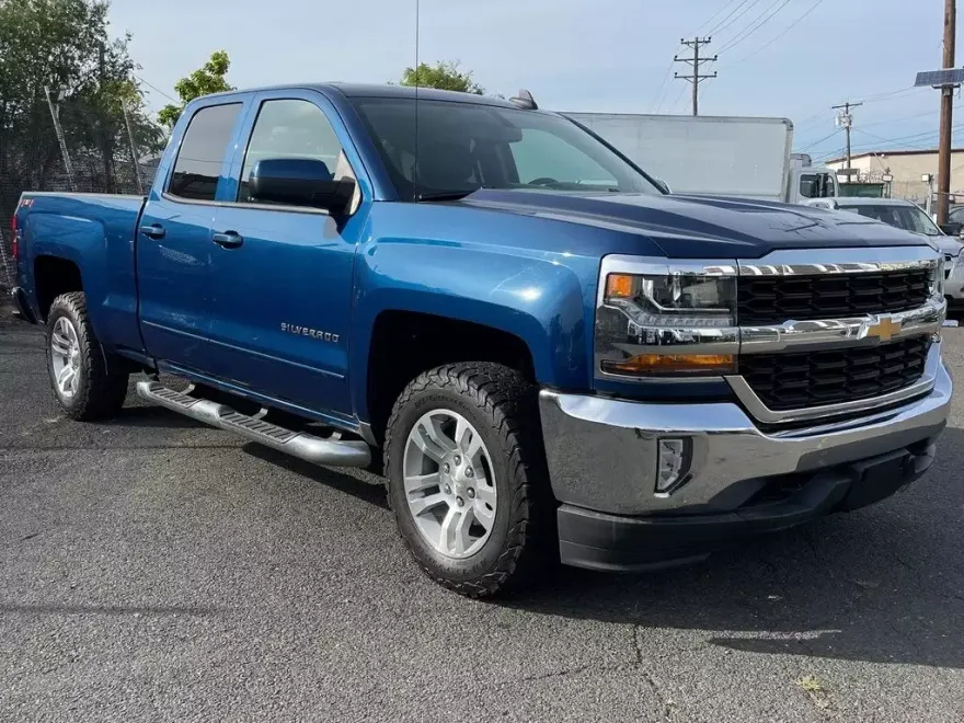 2019 Chevrolet Silverado 1500 LT photo 1