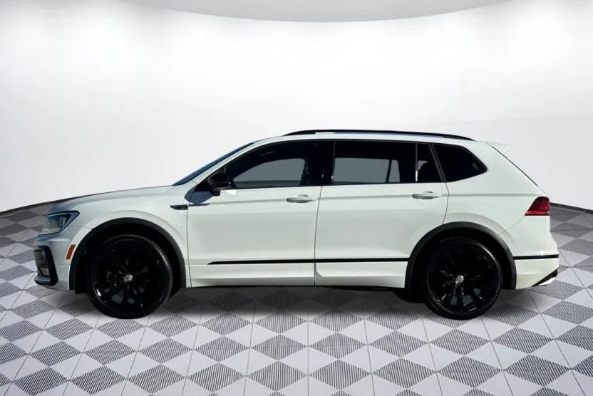 2021 Volkswagen Tiguan SE photo 1