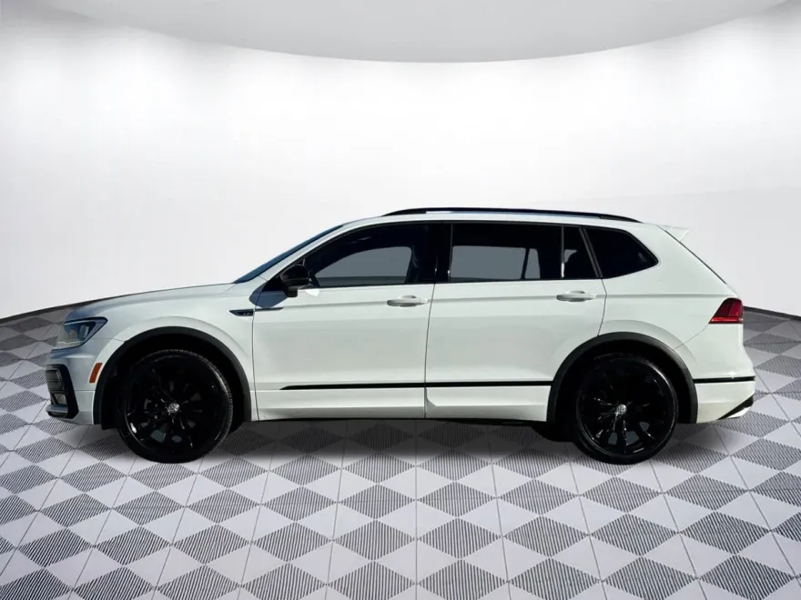 2021 Volkswagen Tiguan SE photo 1