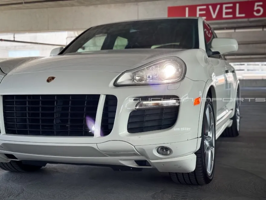 2009 Porsche Cayenne GTS photo 16