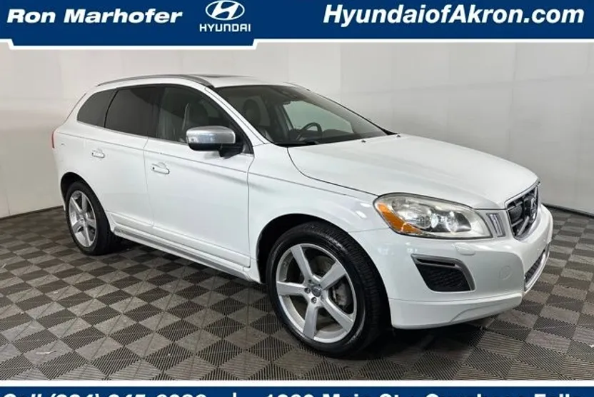 2013 Volvo XC60 T6 R-Design Platinum photo 1