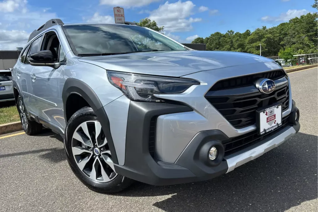 2023 Subaru Outback Limited photo 1
