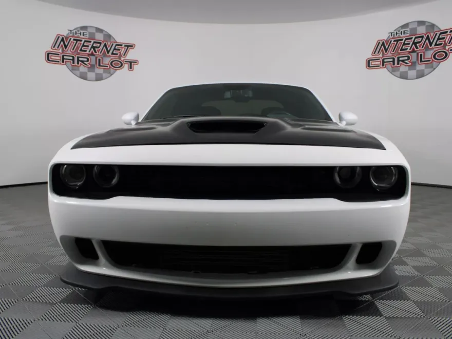2017 Dodge Challenger SRT8 Hellcat photo 2