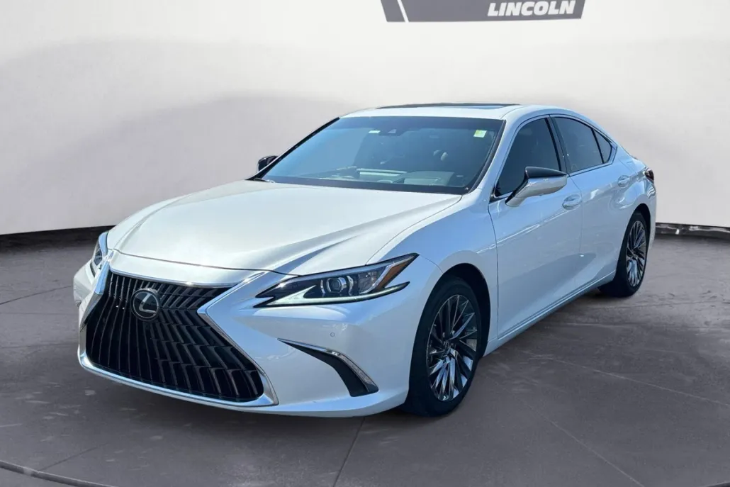 2024 Lexus ES 300h Luxury photo 1