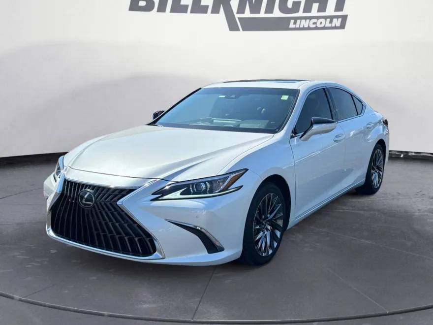 2024 Lexus ES 300h Luxury photo 1