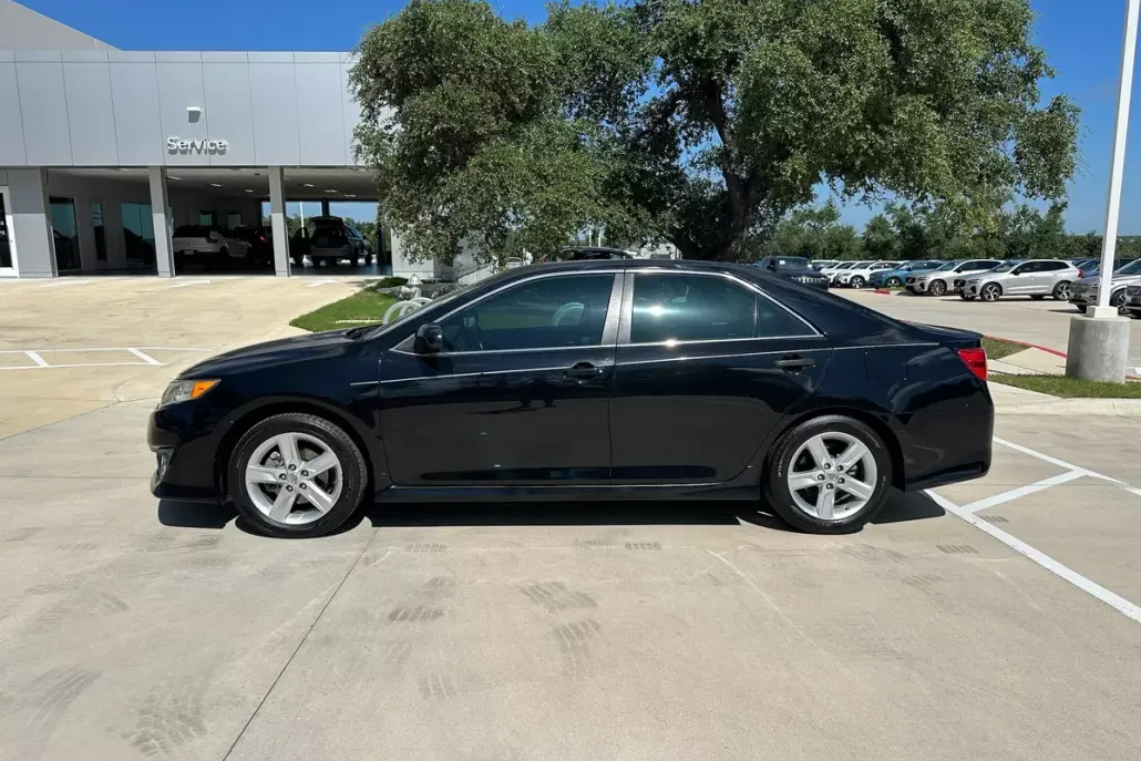 2013 Toyota Camry SE V6 photo 1