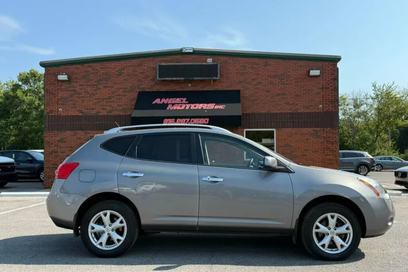 2010 Nissan Rogue SL photo 1