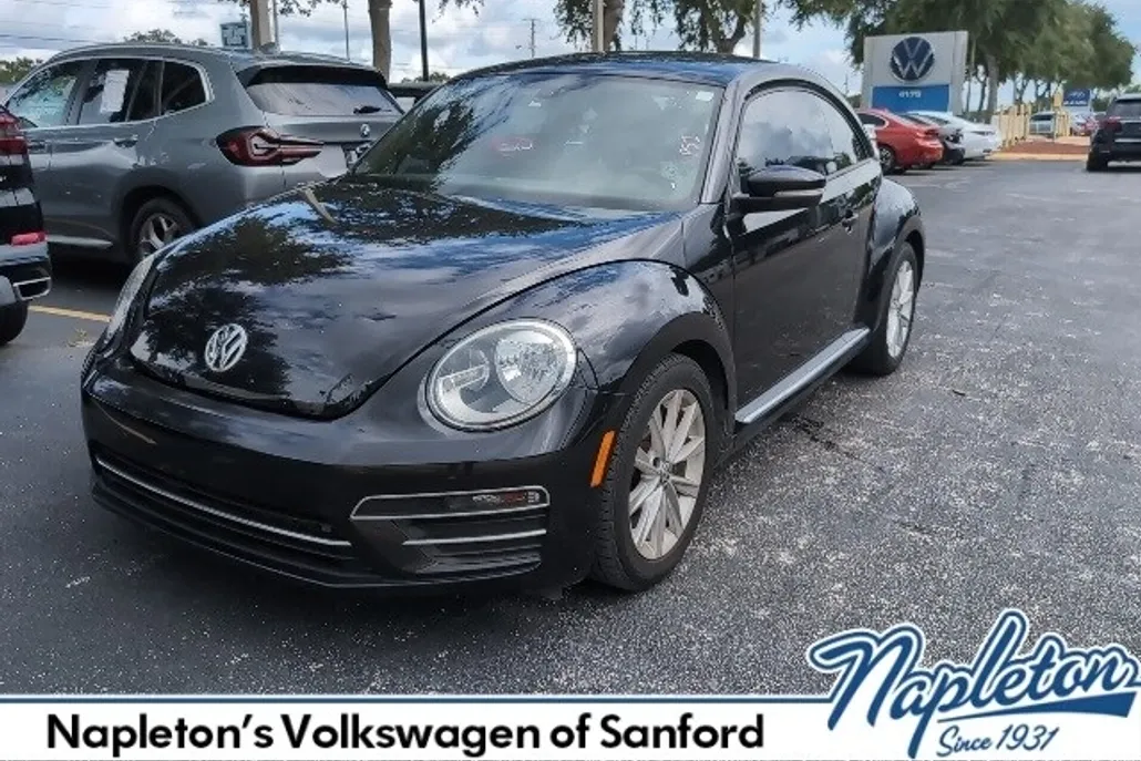 2017 Volkswagen Beetle 1.8T SE photo 1