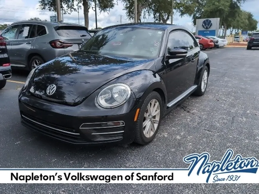 2017 Volkswagen Beetle 1.8T SE photo 1