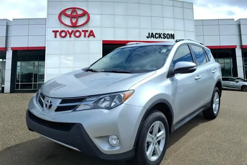 2013 Toyota RAV4 XLE photo 1