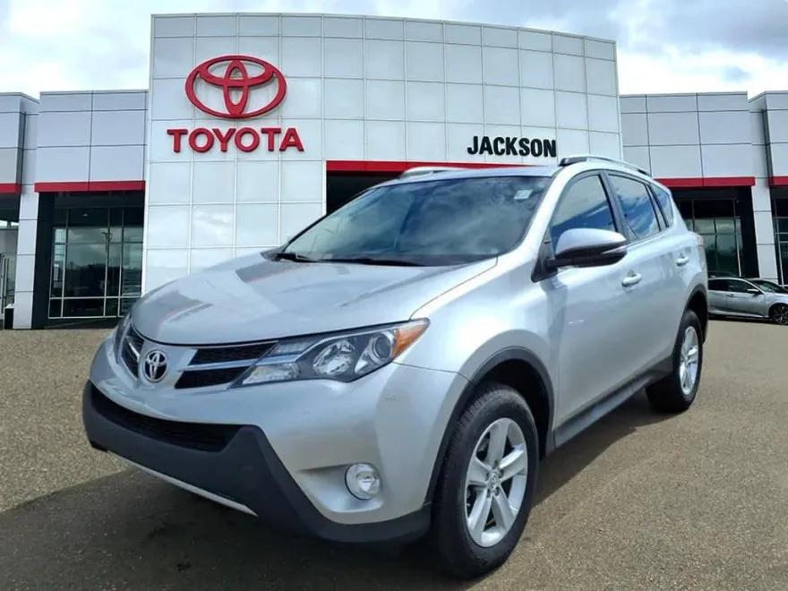 2013 Toyota RAV4 XLE photo 1