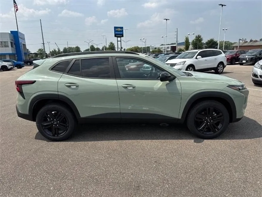 2025 Chevrolet Trax ACTIV photo 1