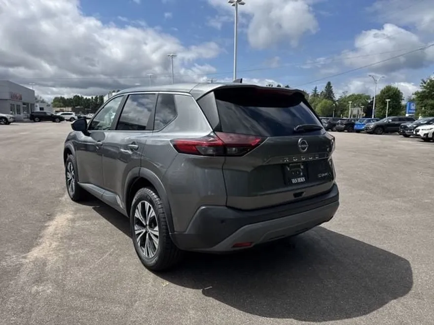 2023 Nissan Rogue SV photo 1