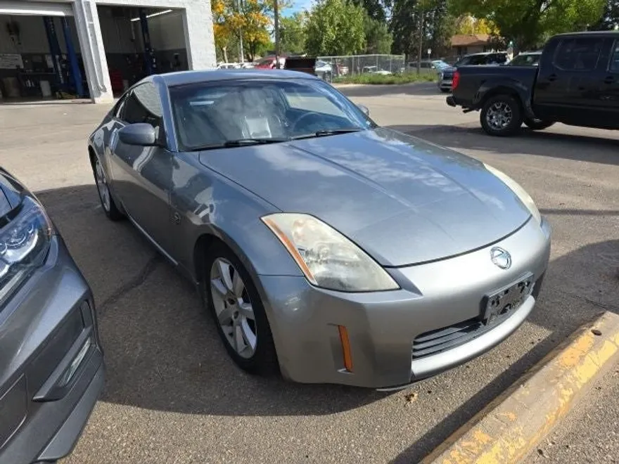 2004 Nissan 350Z Touring photo 1