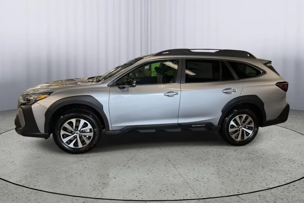 2025 Subaru Outback Premium photo 1