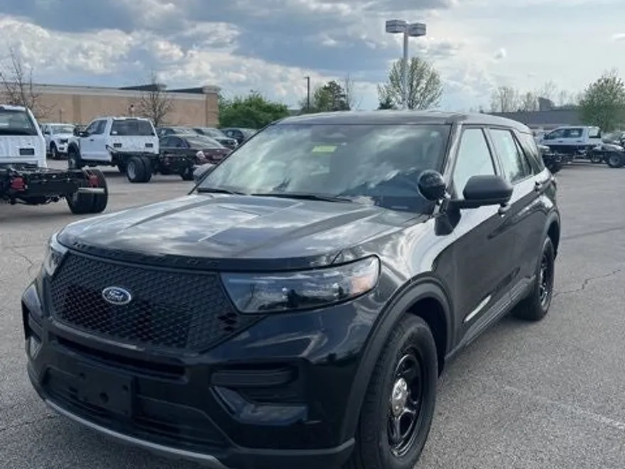 2025 Ford Explorer photo 1