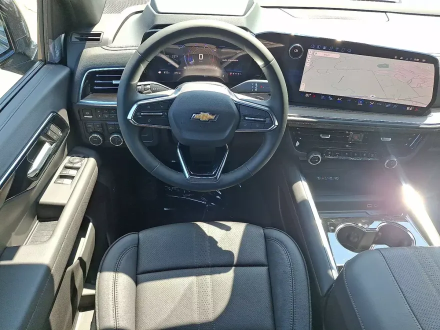 2025 Chevrolet Suburban High Country photo 1