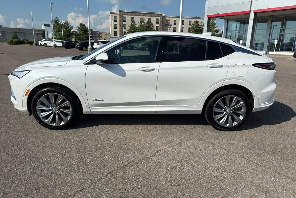 2025 Buick Envista Avenir photo 1