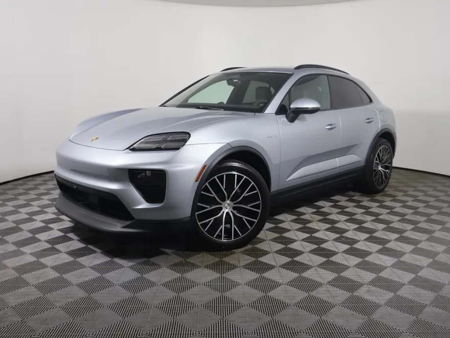 2025 Porsche Macan Electric photo 1