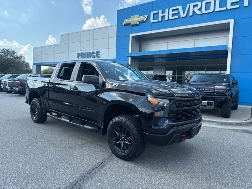 2023 Chevrolet Silverado 1500 Custom Trail Boss photo 1