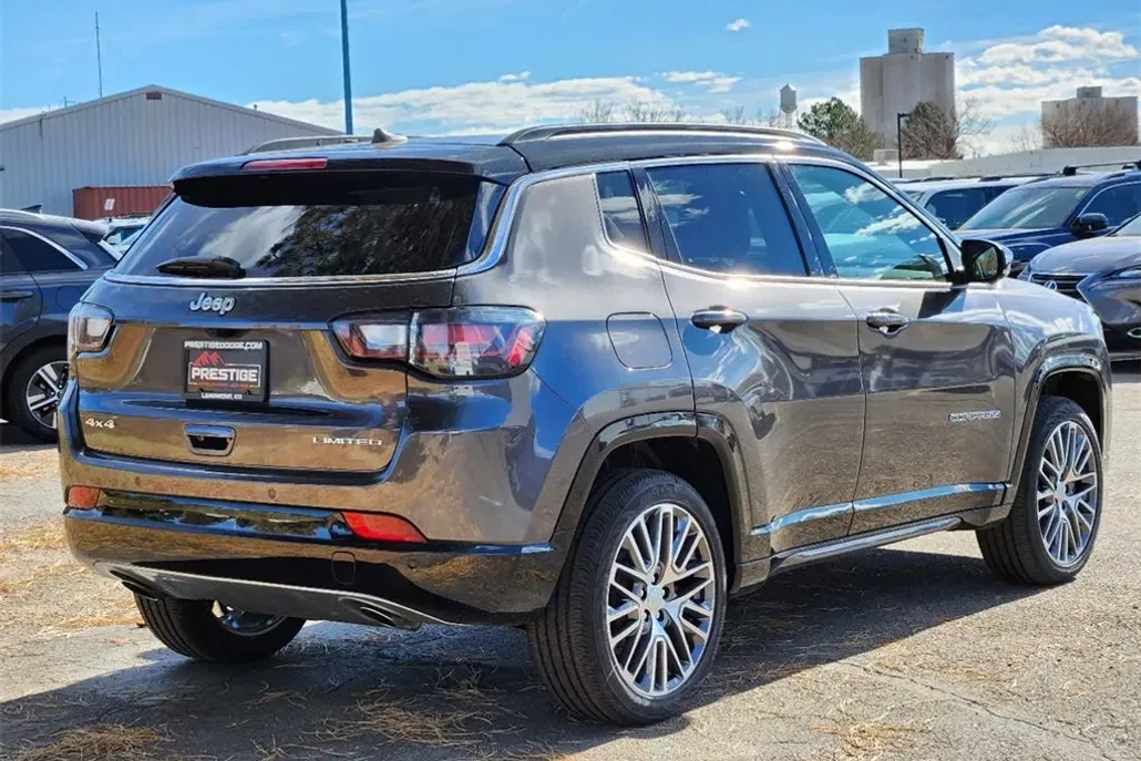 2023 Jeep Compass Limited photo 1