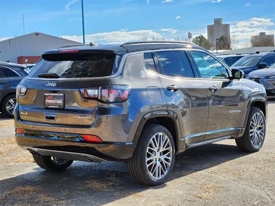 2023 Jeep Compass Limited photo 1