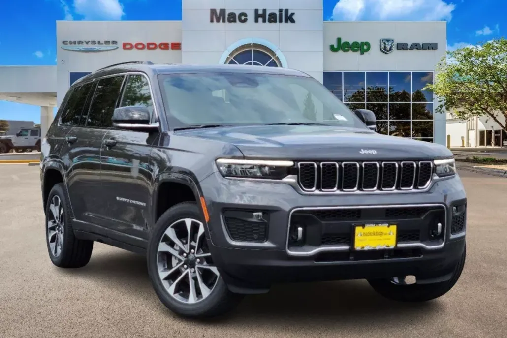 2025 Jeep Grand Cherokee Overland photo 1
