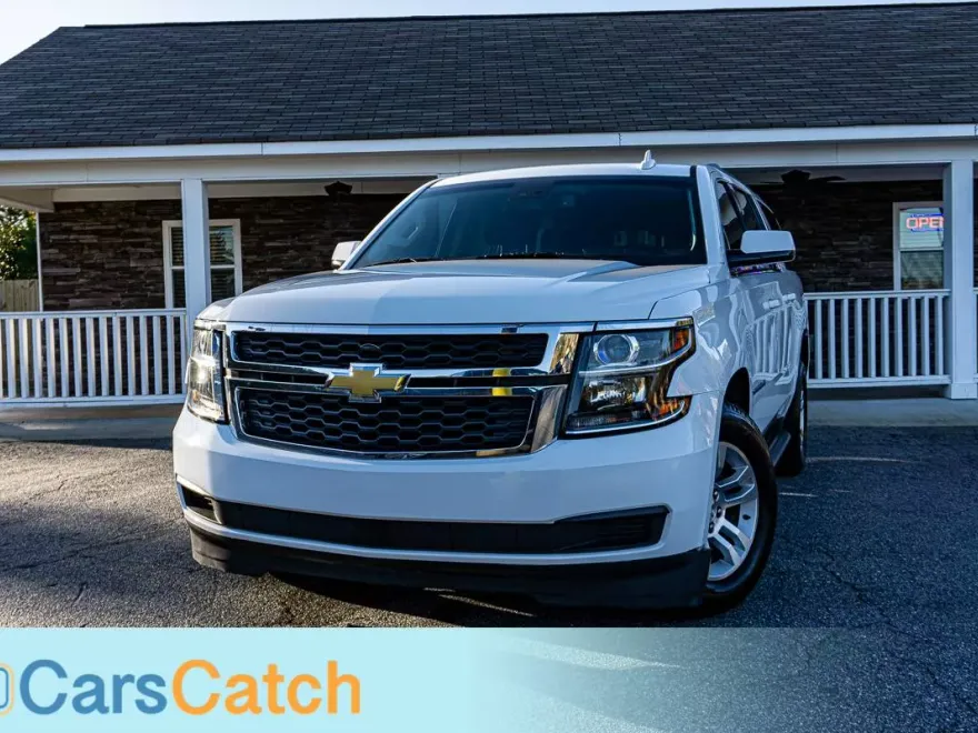 2016 Chevrolet Suburban LT photo 1
