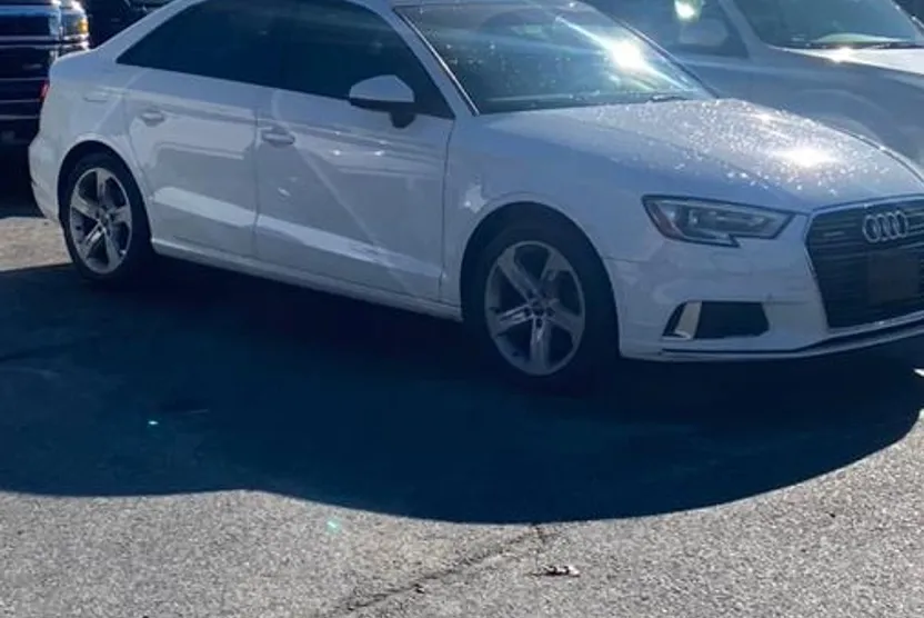 2017 Audi A3 2.0 TFSI Premium Quattro photo 1