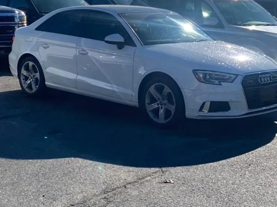 2017 Audi A3 2.0 TFSI Premium Quattro photo 1