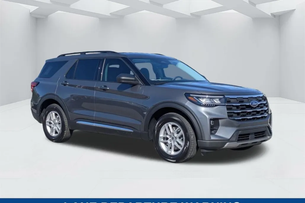 2025 Ford Explorer photo 1