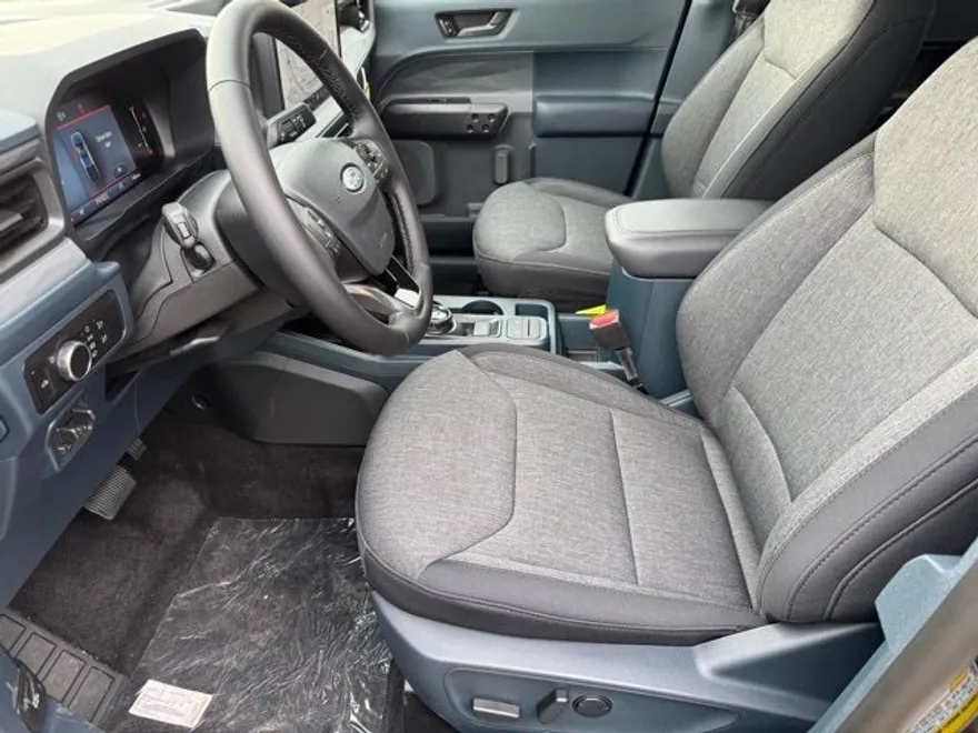 2025 Ford Maverick XLT photo 1