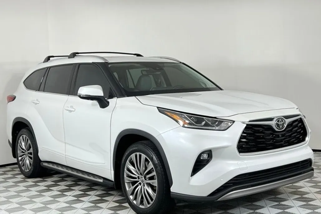 2022 Toyota Highlander Platinum photo 1