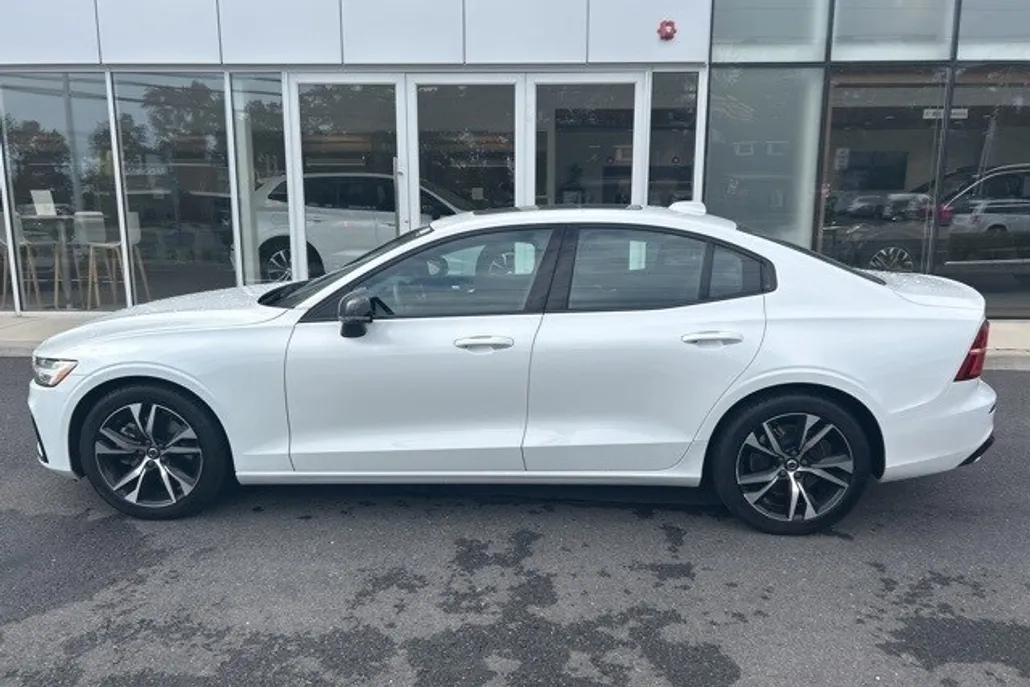 2024 Volvo S60 B5 Core photo 1