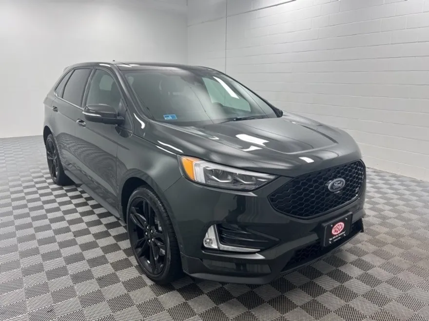 2024 Ford Edge ST photo 1