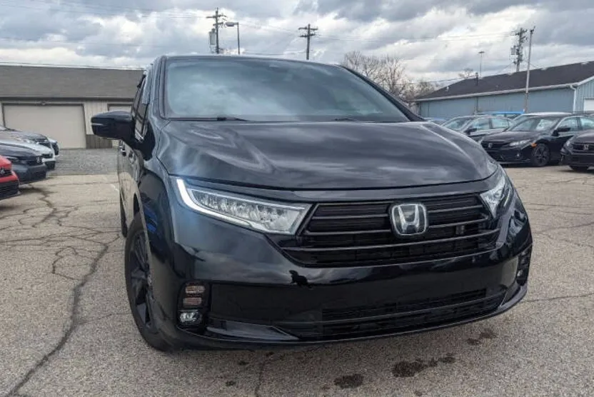 2023 Honda Odyssey Sport photo 1