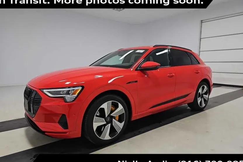2022 Audi e-tron Premium Plus photo 1