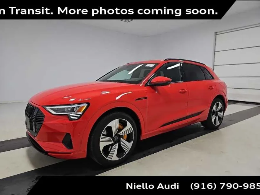 2022 Audi e-tron Premium Plus photo 1