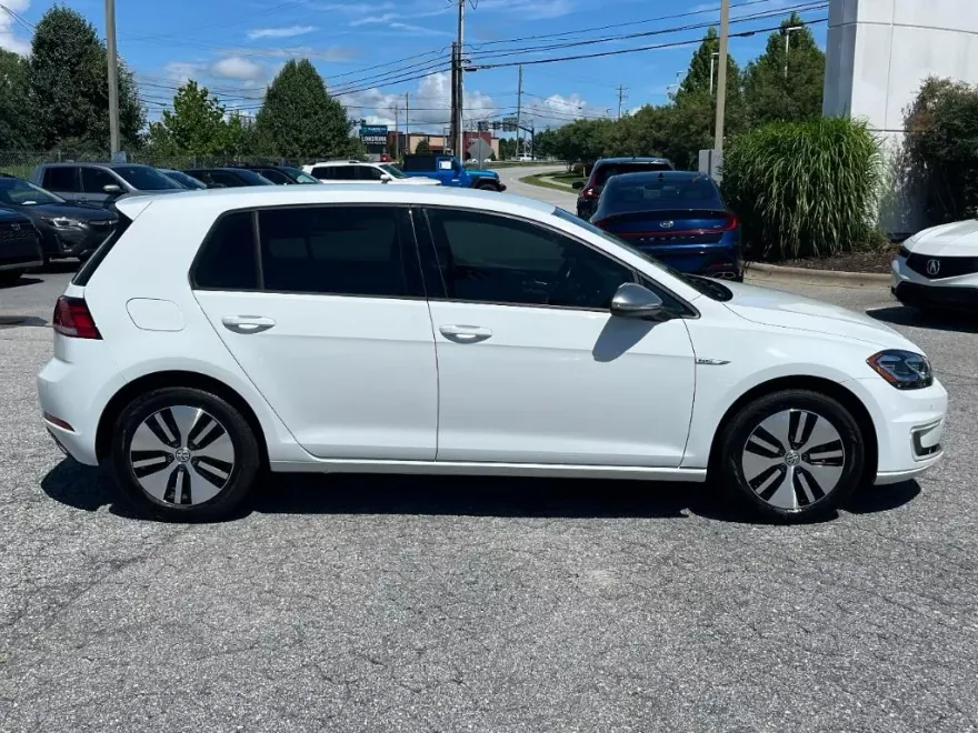 2017 Volkswagen e-Golf SEL Premium photo 1