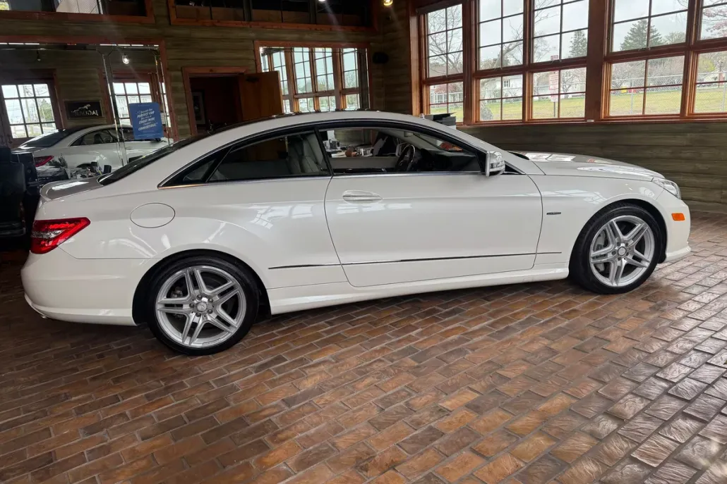 2012 Mercedes Benz E 550 photo 1