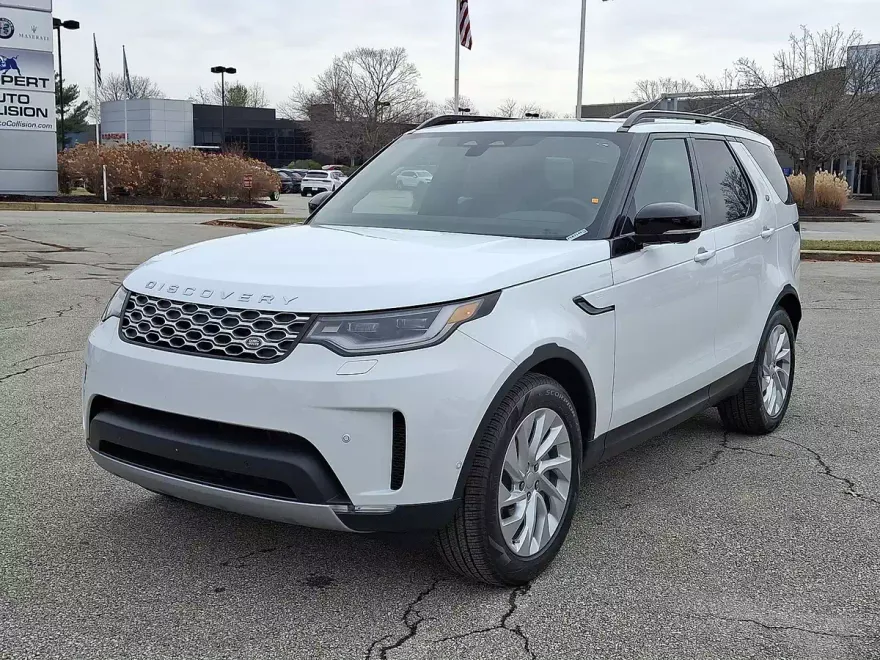 2025 Land Rover Discovery P300 S photo 1