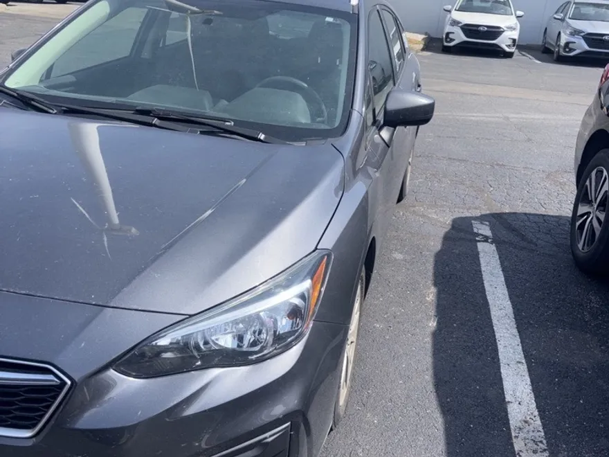 2018 Subaru Impreza 2.0i Premium photo 1