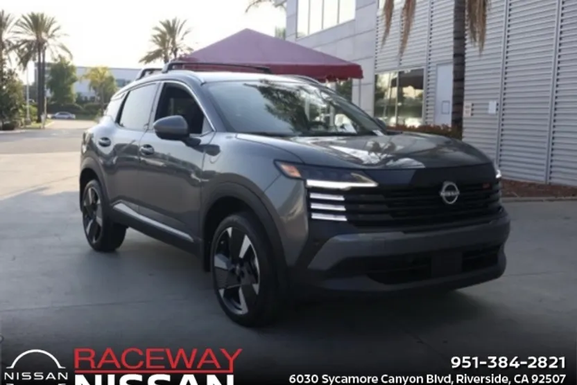 2025 Nissan Kicks SR photo 1